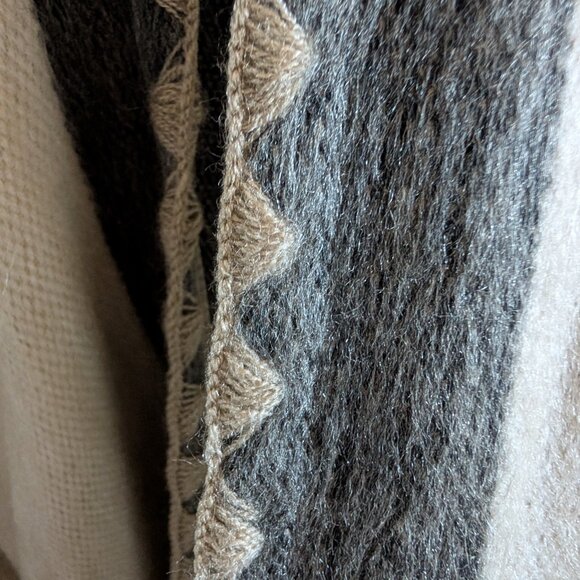 Tresart Cache Alpaca Blend Hooded Open Front Poncho Cape Neutral One Size - Picture 11 of 13